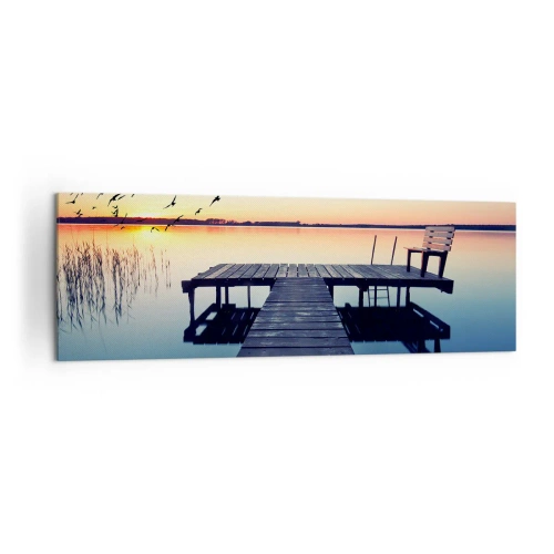 Obraz na płótnie - Drewniane molo nad jeziorem o wschodzie słońca z ptakami - 160x50cm - To był dobry dzień - Nowoczesna dekoracja ścienna do salonu i sypialni ARTTOR