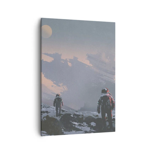 Obraz na płótnie - Astronauci na obcej planecie, odkrywający nieznane krajobrazy w ciepłych odcieniach nieba - 50x70cm - Pod nieznaną gwiazdą - Nowoczesna dekoracja ścienna do salonu, kuchni i sypialni ARTTOR