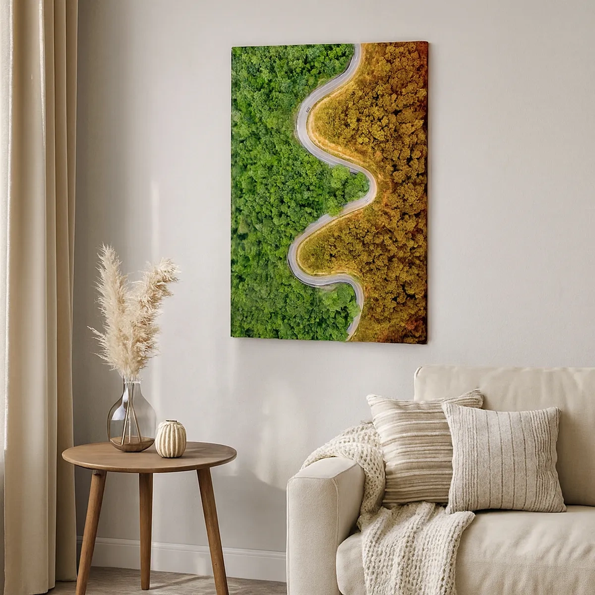 Obraz na płótnie - Kręta droga biegnąca przez granicę zielonego i jesiennego lasu - 50x70cm - Granice i przełomy - Nowoczesna dekoracja ścienna do salonu, kuchni i sypialni ARTTOR