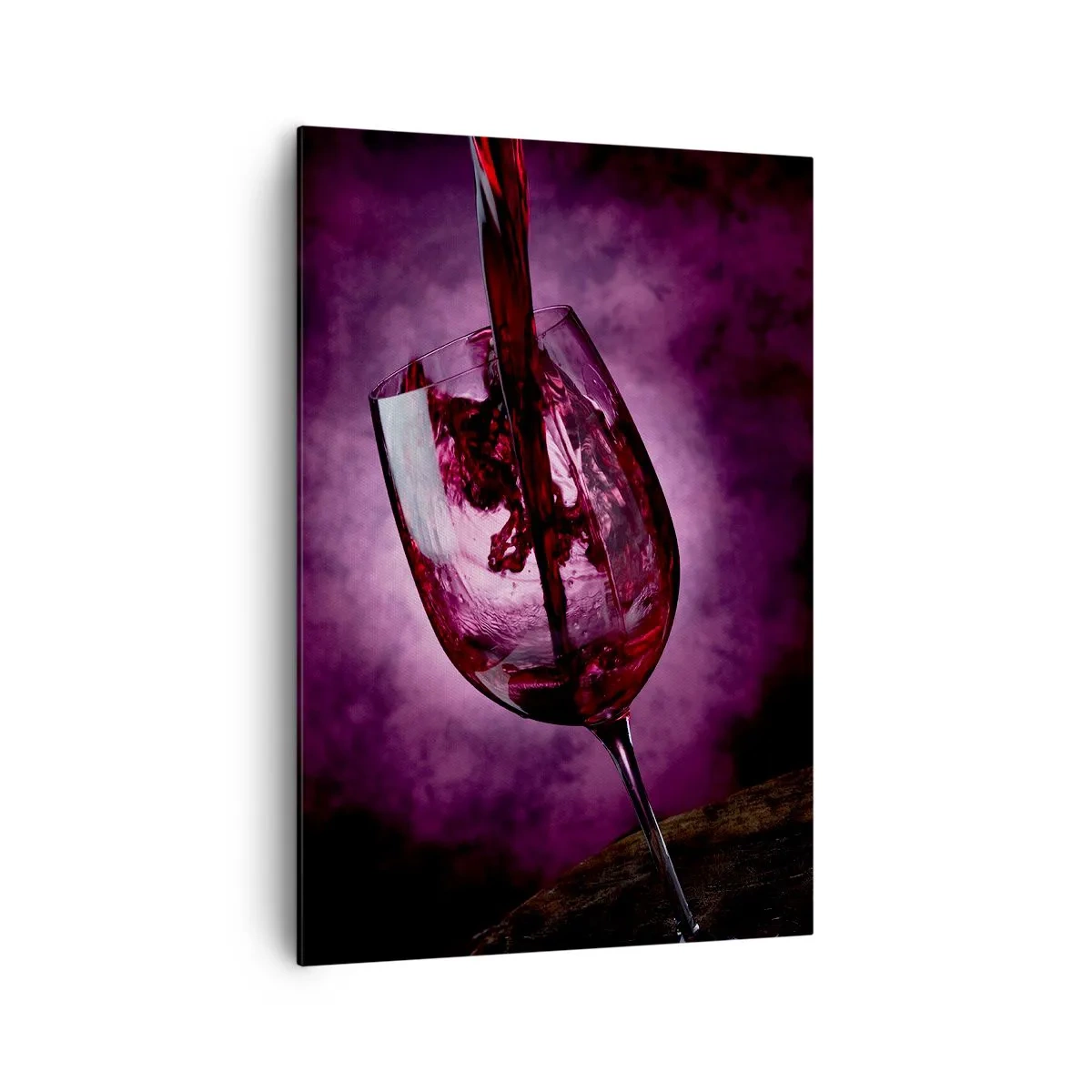 Obraz na płótnie - Czerwone wino wlewane do kieliszka na tle fioletowego dymu - 70x100cm - Szkarłat? Karmin? Nie, rubin. - Nowoczesna dekoracja ścienna do salonu i sypialni ARTTOR