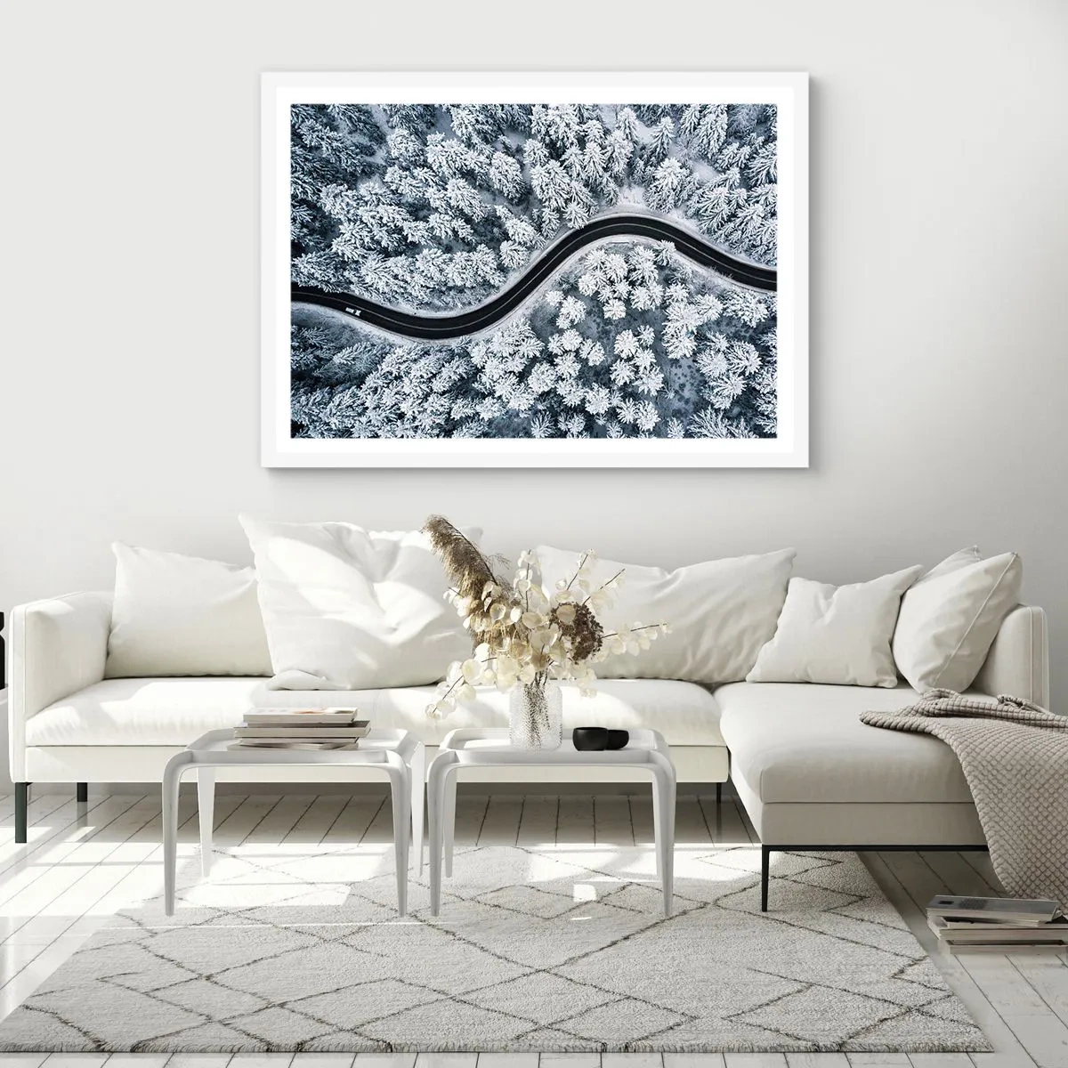 Plakat w białej ramie - Przez zimowy las - 40x30 cm