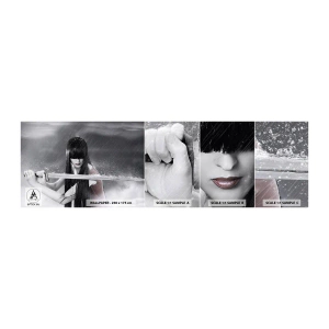 Fototapeta Próbka Samoprzylepna Deluxe Sticker - Piękna i niebezpieczna - Kobieta, Miecz, Militaria - 100x30 cm