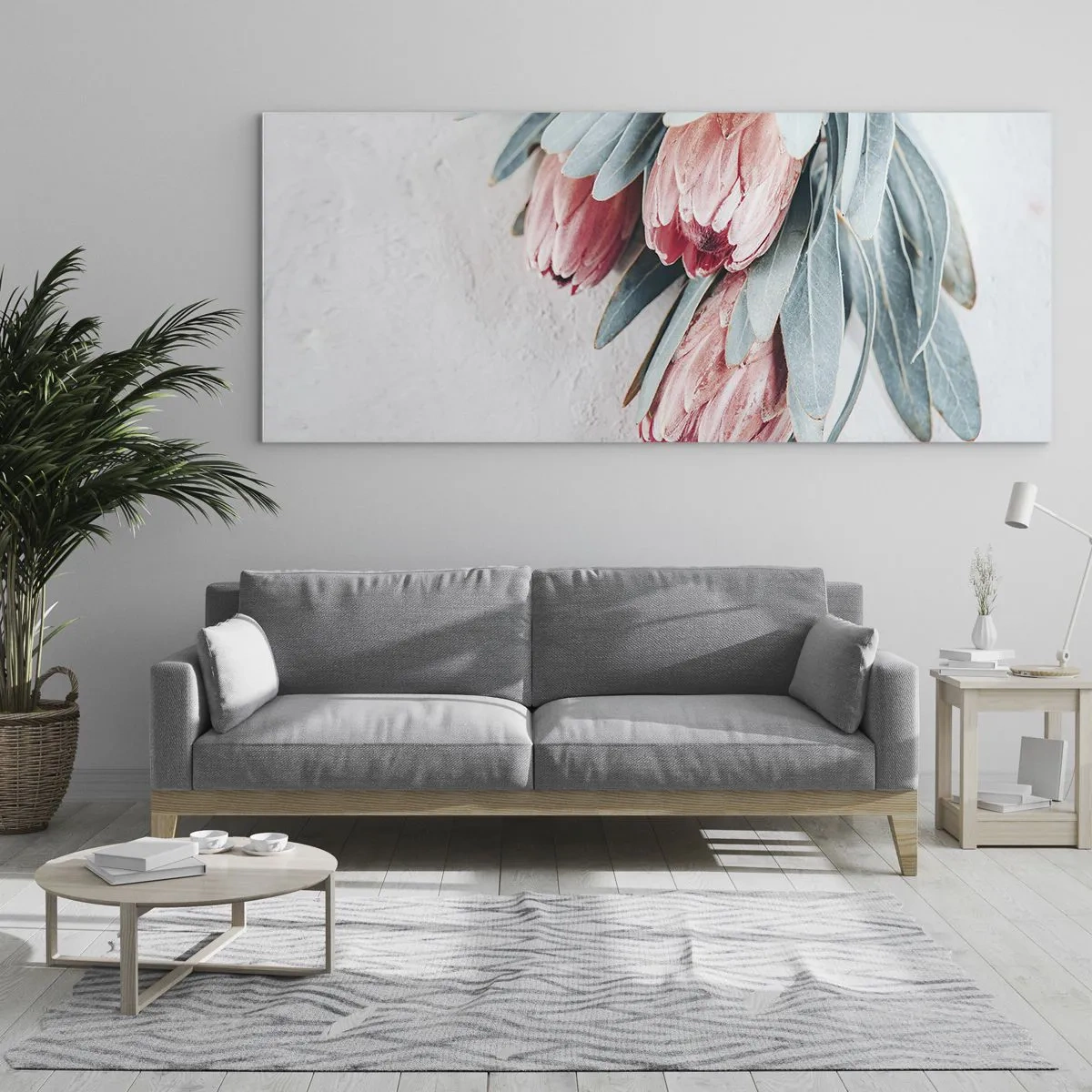 Obraz na szkle - Subtelne różowe kwiaty protei na jasnym tle - 120x50cm - Zawstydzone własną urodą - Nowoczesna dekoracja ścienna do salonu i sypialni ARTTOR