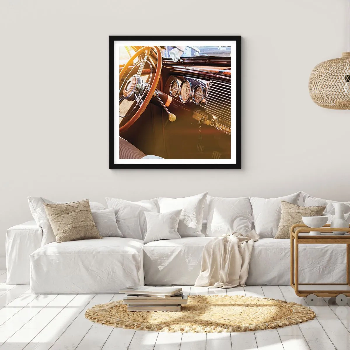 Plakat w czarnej ramie - Powiew luksusu z przeszłości - 50x50 cm