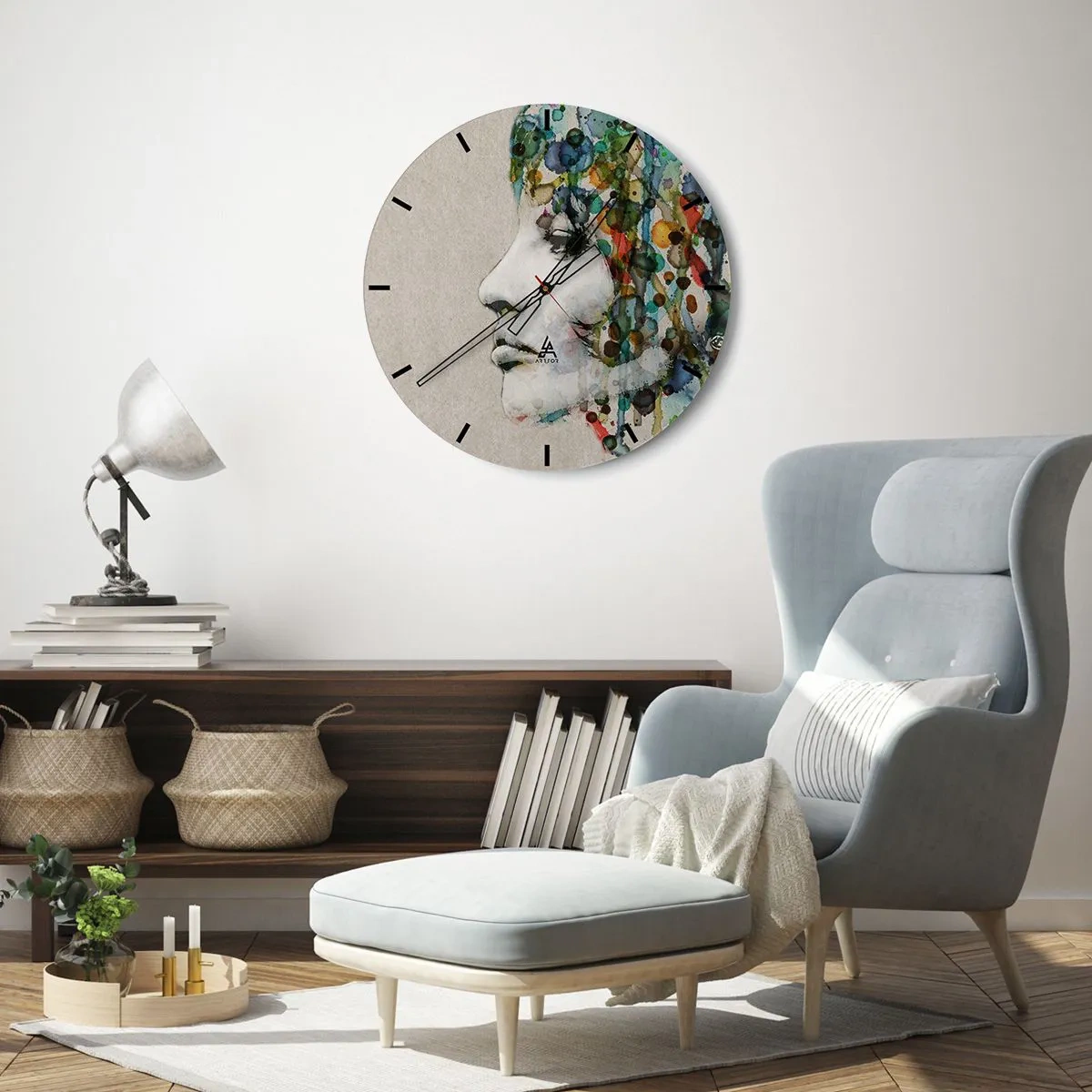 Zegar ścienny - Wyłoniła się z szarości - 30x30 cm