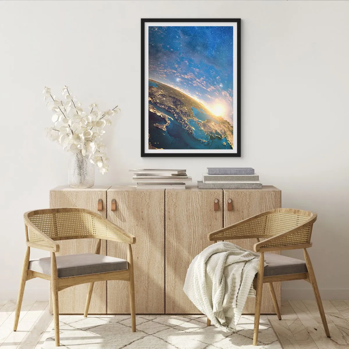 Plakat w czarnej ramie - Ziemia widziana z kosmosu o wschodzie słońca - 50x70cm - Spójrzmy na siebie z dystansu - Nowoczesna dekoracja ścienna do salonu i sypialni ARTTOR