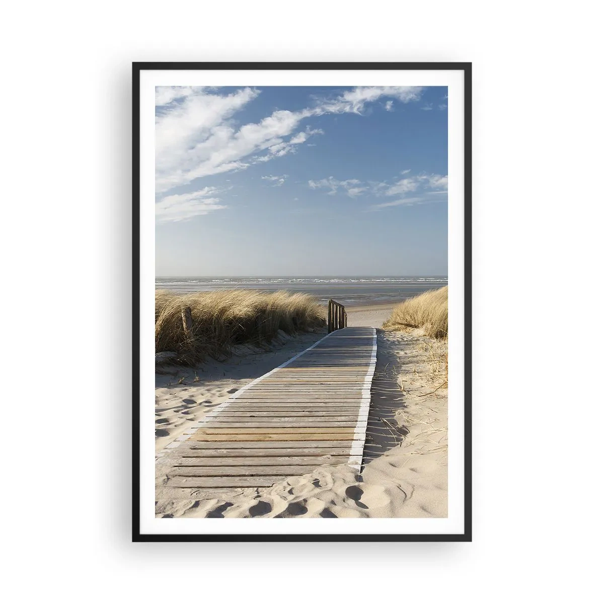 Plakat w czarnej ramie - Za wydmą, w szumie traw - 70x100 cm