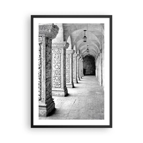 Plakat w czarnej ramie - Czarno-biała fotografia zabytkowego krużganka z kolumnami - 50x70cm - A dokąd to…? - Nowoczesna dekoracja ścienna do salonu i sypialni ARTTOR