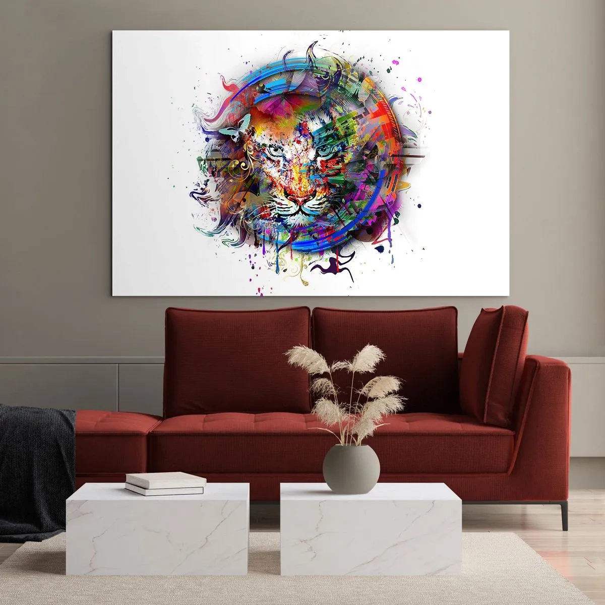 Obraz na szkle - Kolorowy portret lwa w artystycznym stylu z abstrakcyjnymi akcentami - 120x80cm - Czai się za tęczową zasłoną - Nowoczesna dekoracja ścienna do salonu, kuchni i sypialni ARTTOR