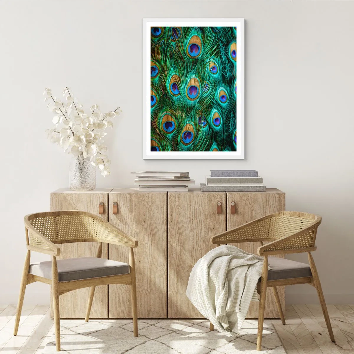 Plakat w białej ramie - Pawiookie spojrzenie - 70x100 cm