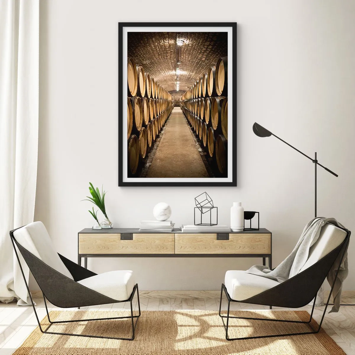 Plakat w czarnej ramie - Piwnica pełna beczek wina - 50x70cm - W murowanej piwnicy - Nowoczesna dekoracja ścienna do salonu i sypialni ARTTOR