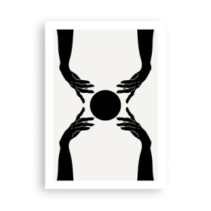 Plakat - Czarno-biała grafika dłoni z kulą - 50x70cm - Tajemny znak - Nowoczesna dekoracja ścienna do salonu, kuchni i sypialni ARTTOR