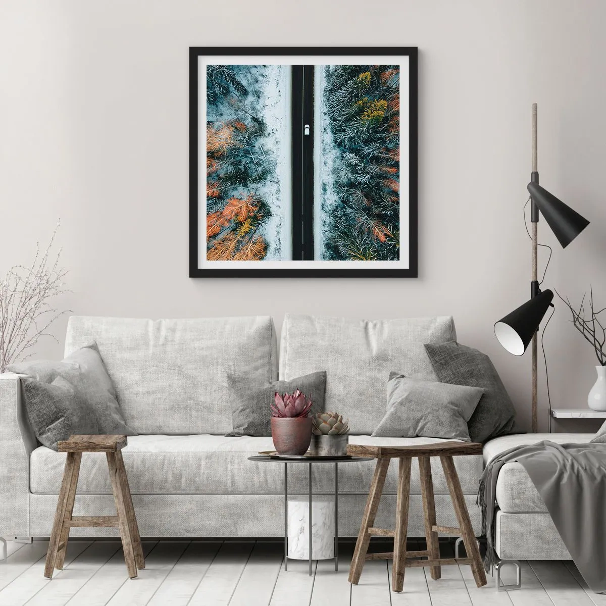 Plakat w czarnej ramie - Przeciąć zimowy las - 40x40 cm