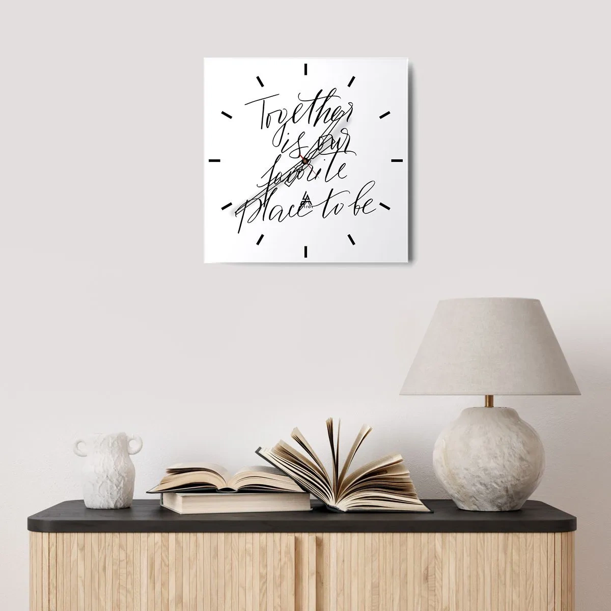 Zegar ścienny - Typograficzny napis w eleganckim stylu na białym tle - 30x30cm - Też to czujesz? - Nowoczesna dekoracja ścienna do salonu i sypialni ARTTOR