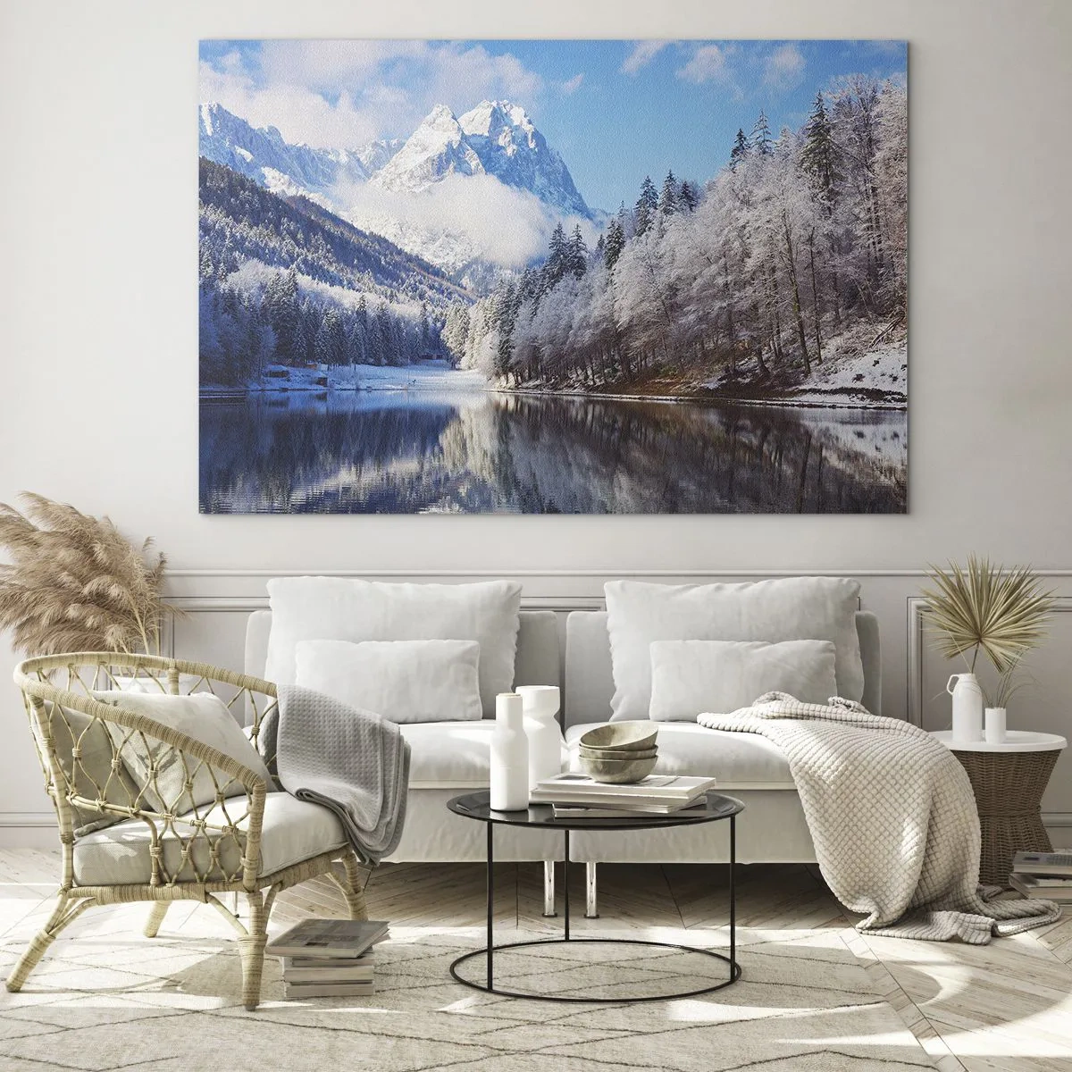 Obraz na szkle - Zimowy krajobraz z górami i zamarzniętym jeziorem - 70x50cm - Śnieżna straż - Nowoczesna dekoracja ścienna do salonu i sypialni ARTTOR