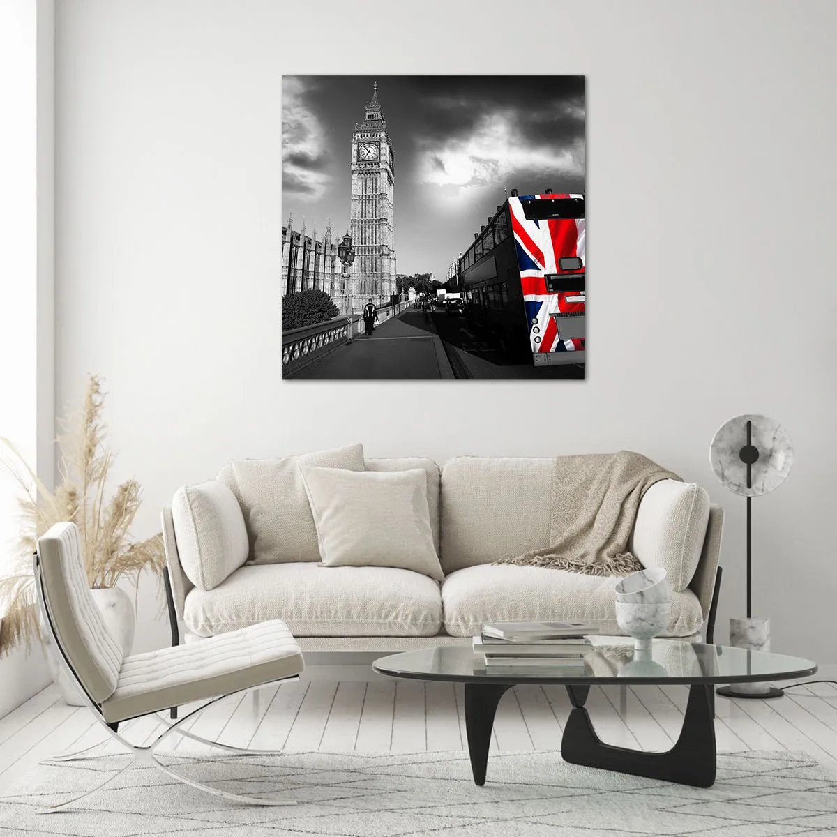 Obraz na szkle - Dumna i wielka - 70x70 cm