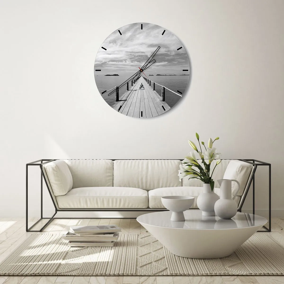 Zegar ścienny - Pomost prowadzący w dal nad spokojną taflą morza - 30x30cm - A może podróż… - Nowoczesna dekoracja ścienna do salonu, kuchni i sypialni ARTTOR