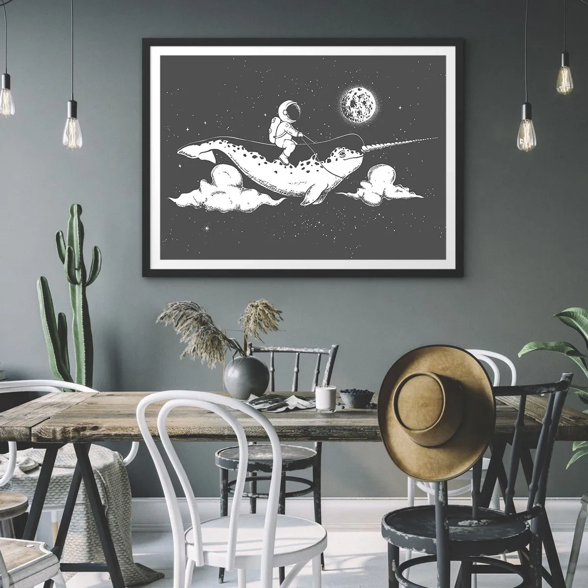 Plakat w czarnej ramie - Astronauta na grzbiecie narwala unoszącego się w kosmicznej scenerii - 70x50cm - Kosmiczny jeździec - Nowoczesna dekoracja ścienna do salonu i sypialni ARTTOR