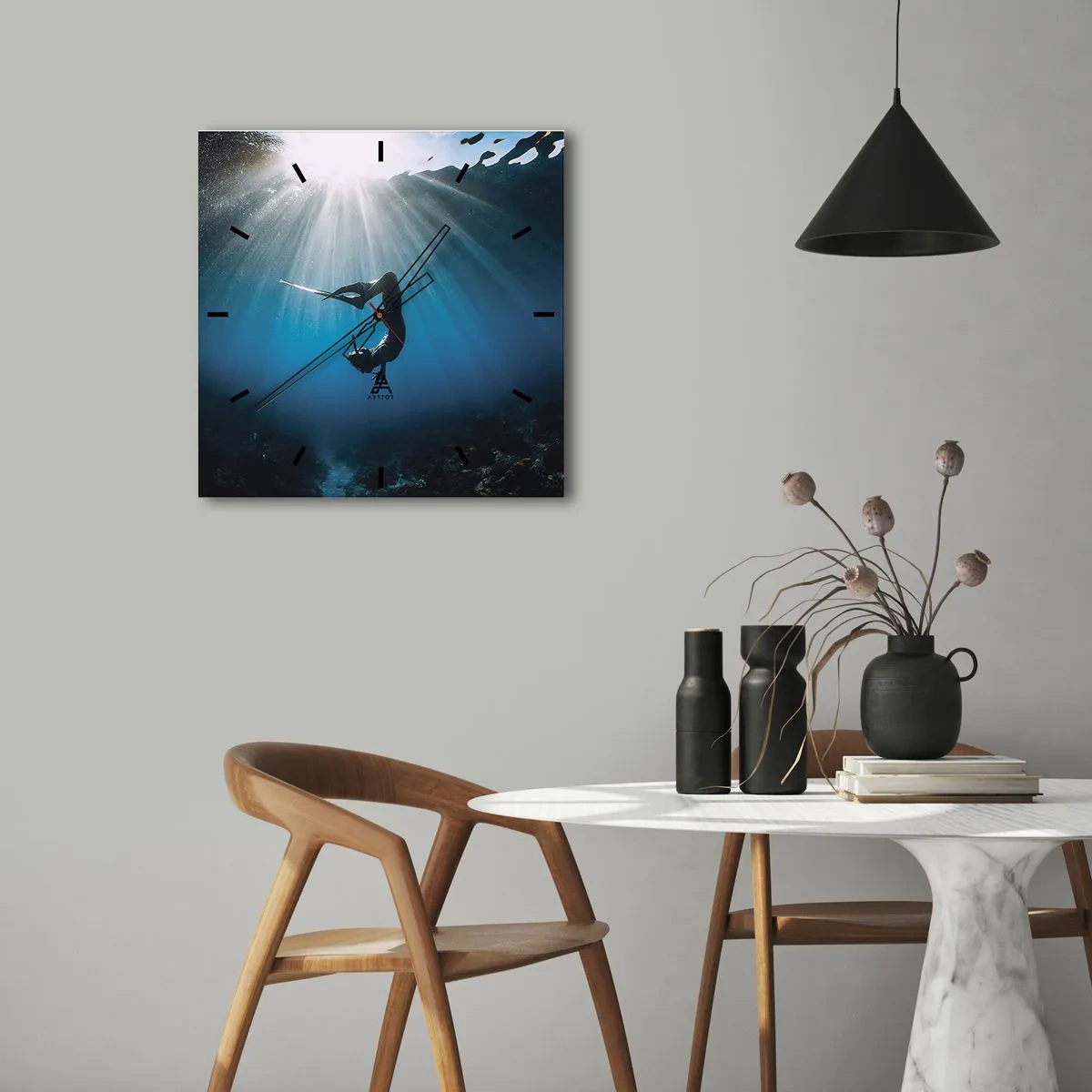 Zegar ścienny - Nurek unoszący się w promieniach światła pod wodą - 30x30cm - Podwodny taniec - Nowoczesna dekoracja ścienna do salonu i sypialni ARTTOR