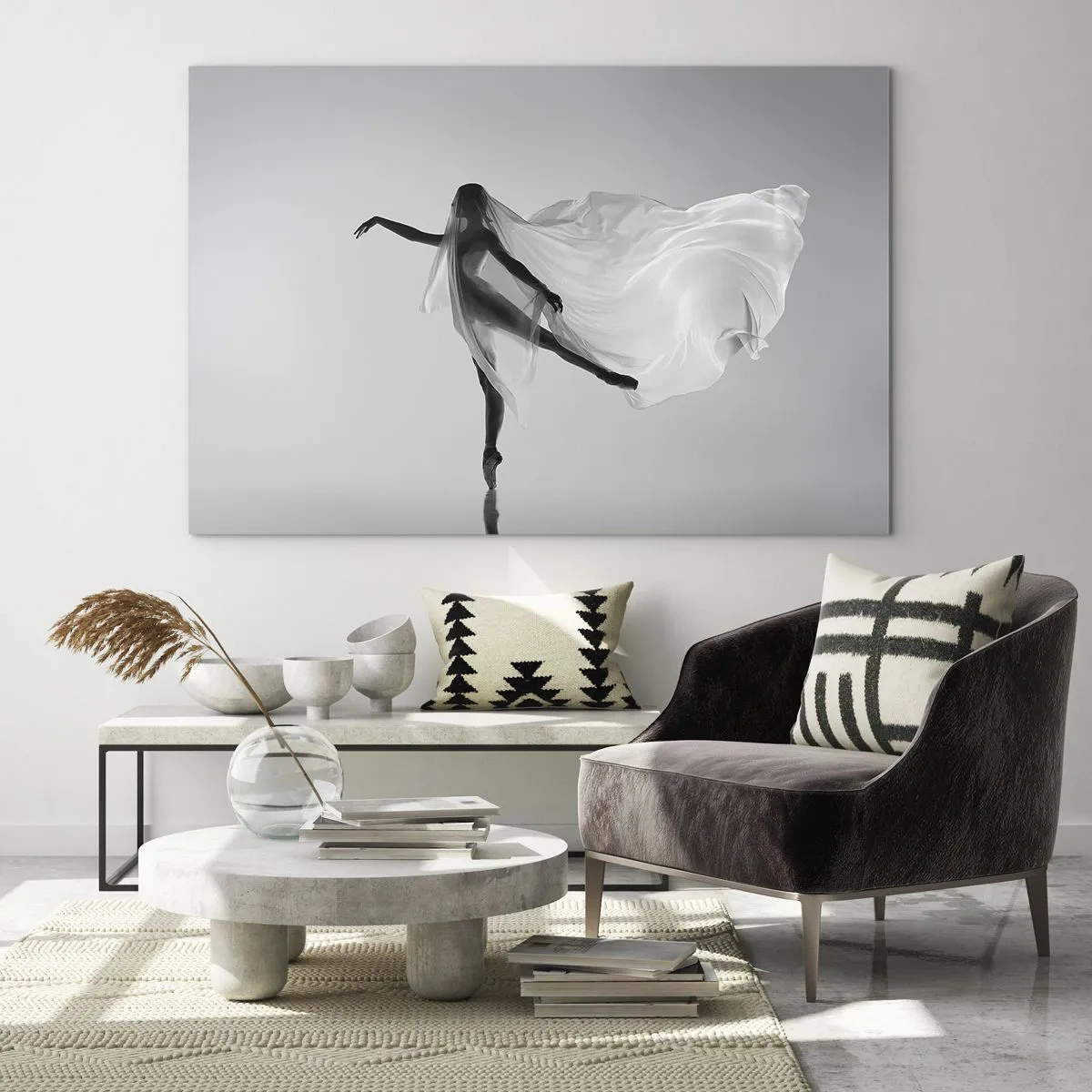Obraz na szkle - Sylwetka tancerki z unoszącym się woalem w ruchu - 70x50cm - Lekkość i wdzięk - Nowoczesna dekoracja ścienna do salonu i sypialni ARTTOR