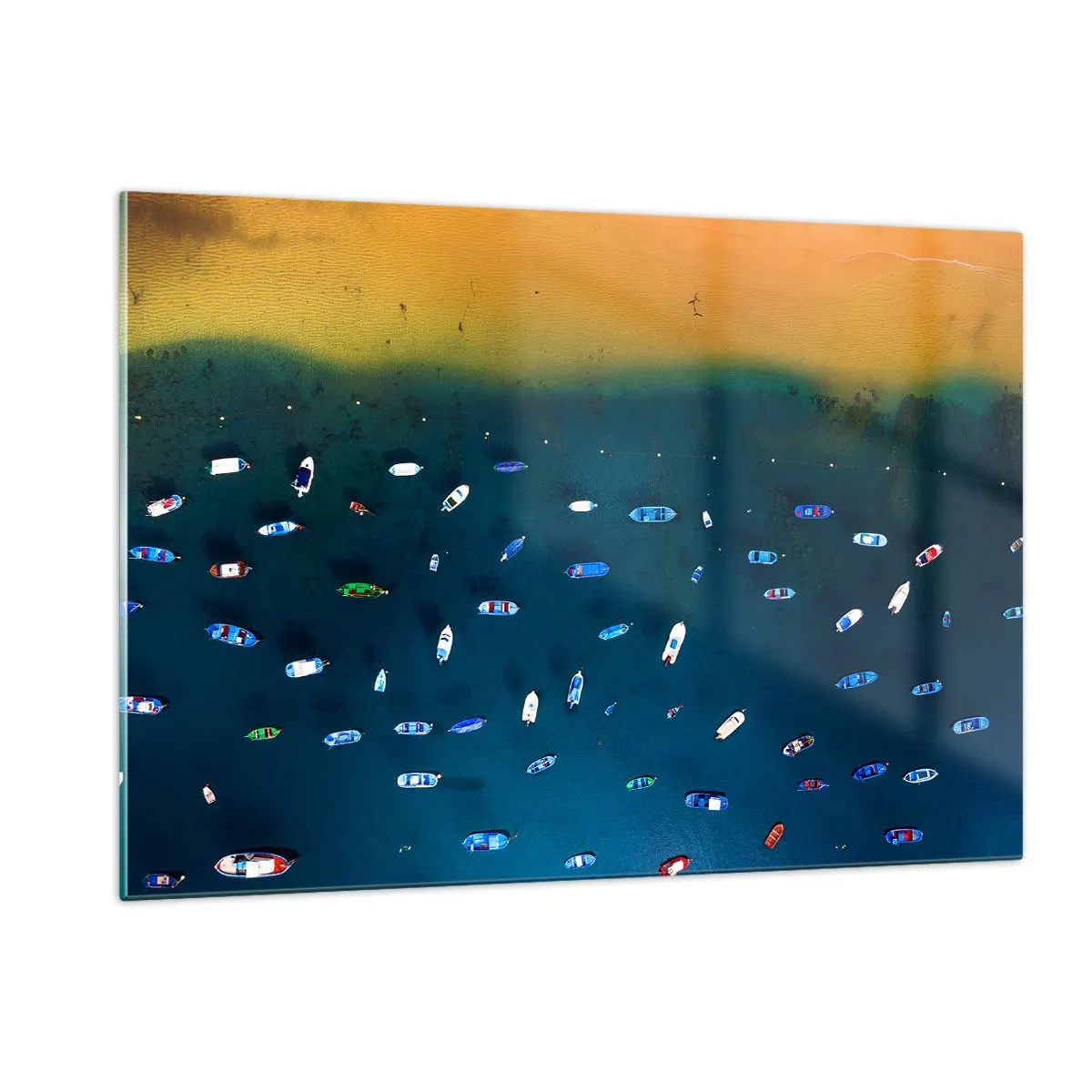 Obraz na szkle - Łodzie na tle turkusowej wody i złotego brzegu - 120x80cm - Wakacyjna gra - Nowoczesna dekoracja ścienna do salonu, kuchni i sypialni ARTTOR