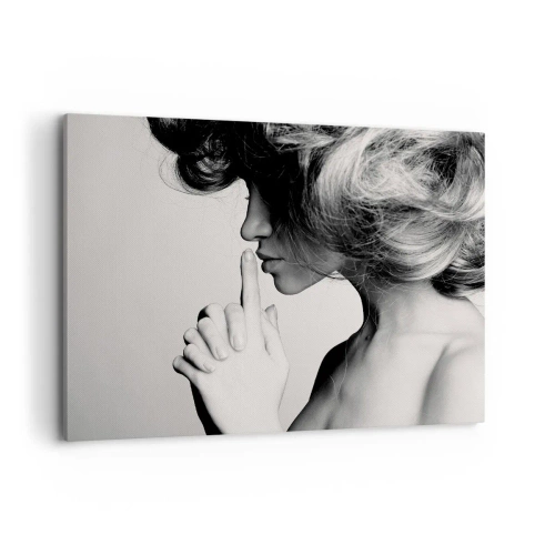 Obraz na płótnie - Profil kobiety w czarno-białym ujęciu z gestem ciszy - 120x80cm - Zasłuchana w sobie - Nowoczesna dekoracja ścienna do salonu, kuchni i sypialni ARTTOR