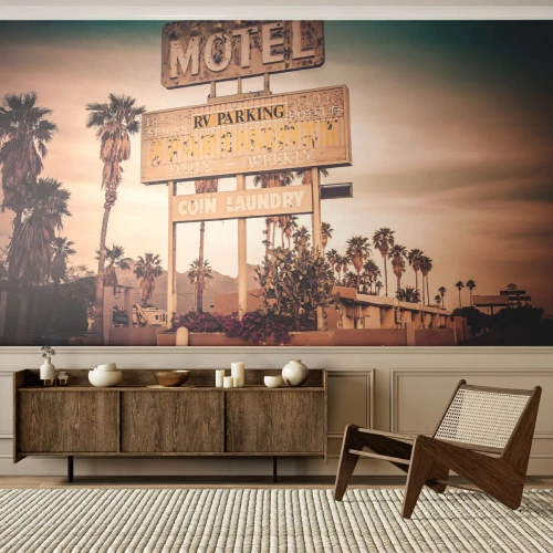 Fototapeta Premium Canvas - Retro szyld motelu otoczonego palmami - 100x70cm - Tu czas się zatrzymał - Nowoczesna dekoracja ścienna do salonu i sypialni ARTTOR