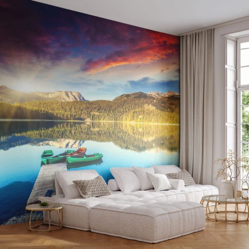Fototapeta Samoprzylepna Deluxe Sticker - Nad wodą gładką jak lustro - Krajobraz, Góry, Las - 100x70 cm