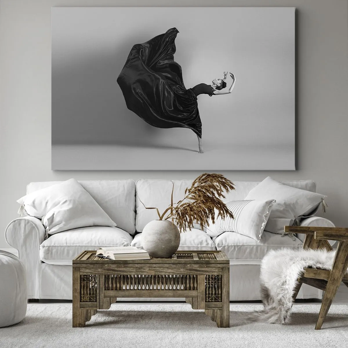 Obraz na płótnie - Elegancka tancerka w czarnej sukni w ruchu - 70x50cm - Uskrzydlona muzyką - Nowoczesna dekoracja ścienna do salonu i sypialni ARTTOR