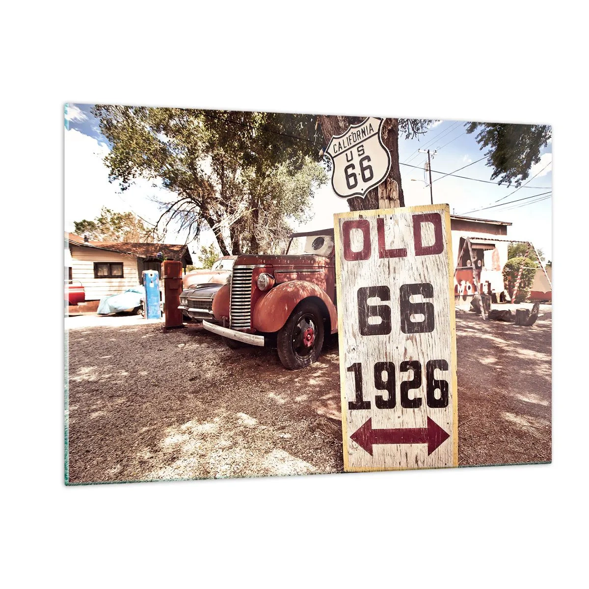 Obraz na szkle - Oldtimer i znak Route 66 w stylu retro - 120x80cm - Legenda amerykanskiej prowincji - Nowoczesna dekoracja ścienna do salonu, kuchni i sypialni ARTTOR