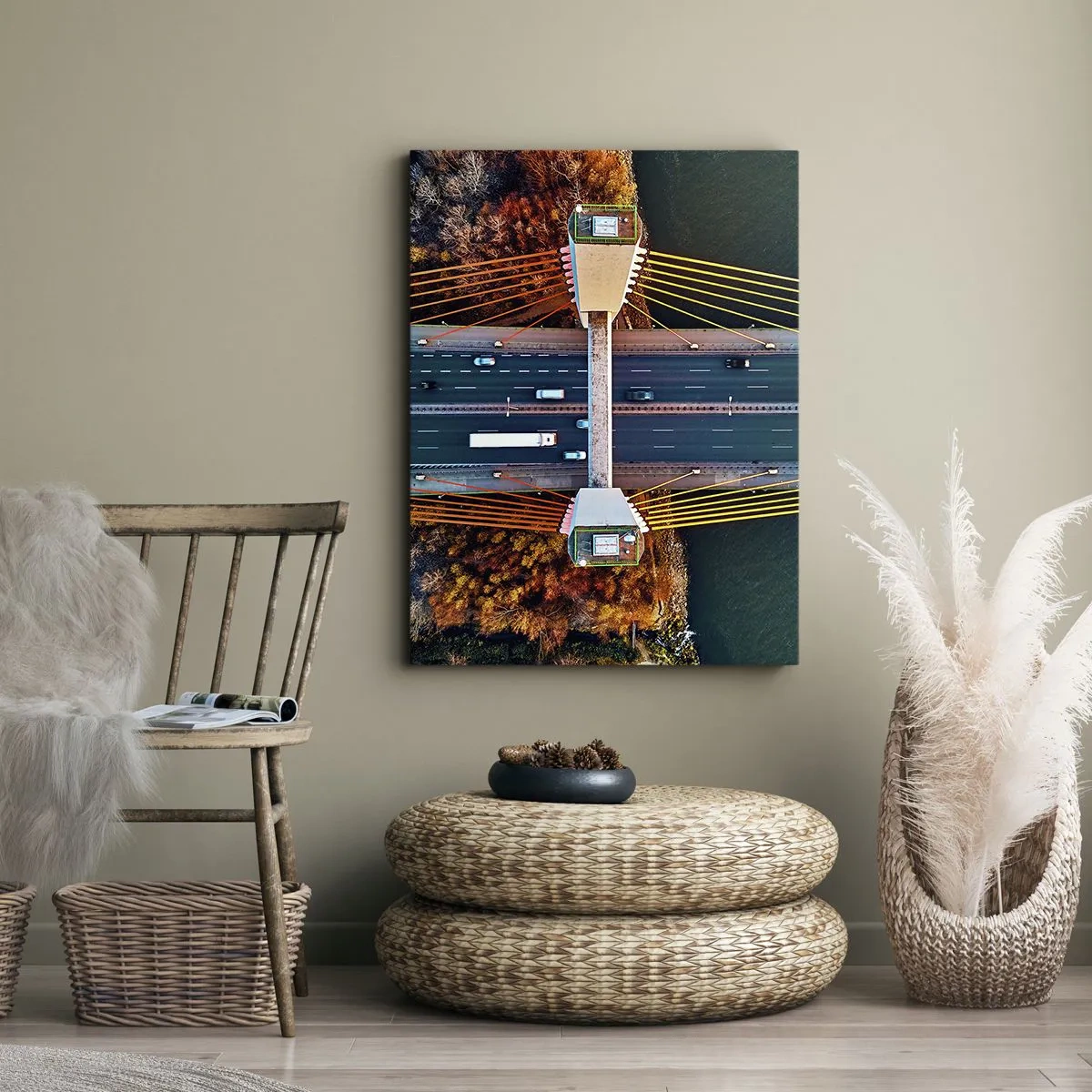 Obraz na płótnie - Widok z lotu ptaka na most wiszący nad rzeką - 50x70cm - ZA wodami, za lasami - Nowoczesna dekoracja ścienna do salonu, kuchni i sypialni ARTTOR