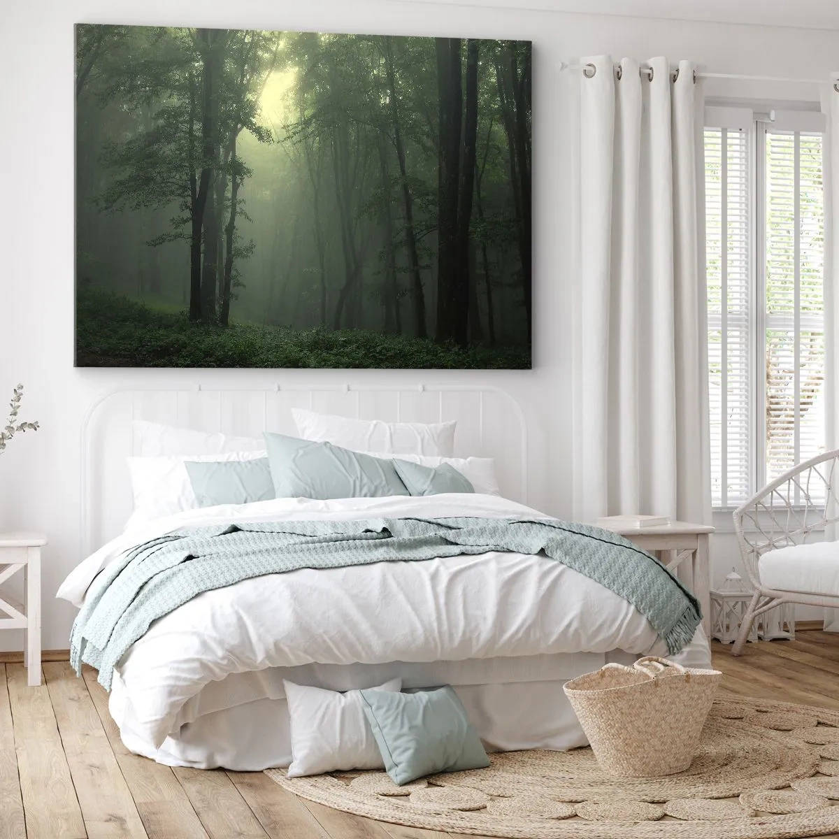 Obraz na płótnie - Zielony las o poranku otulony delikatną mgłą - 120x80cm - Zanim się obudzi - Nowoczesna dekoracja ścienna do salonu, kuchni i sypialni ARTTOR