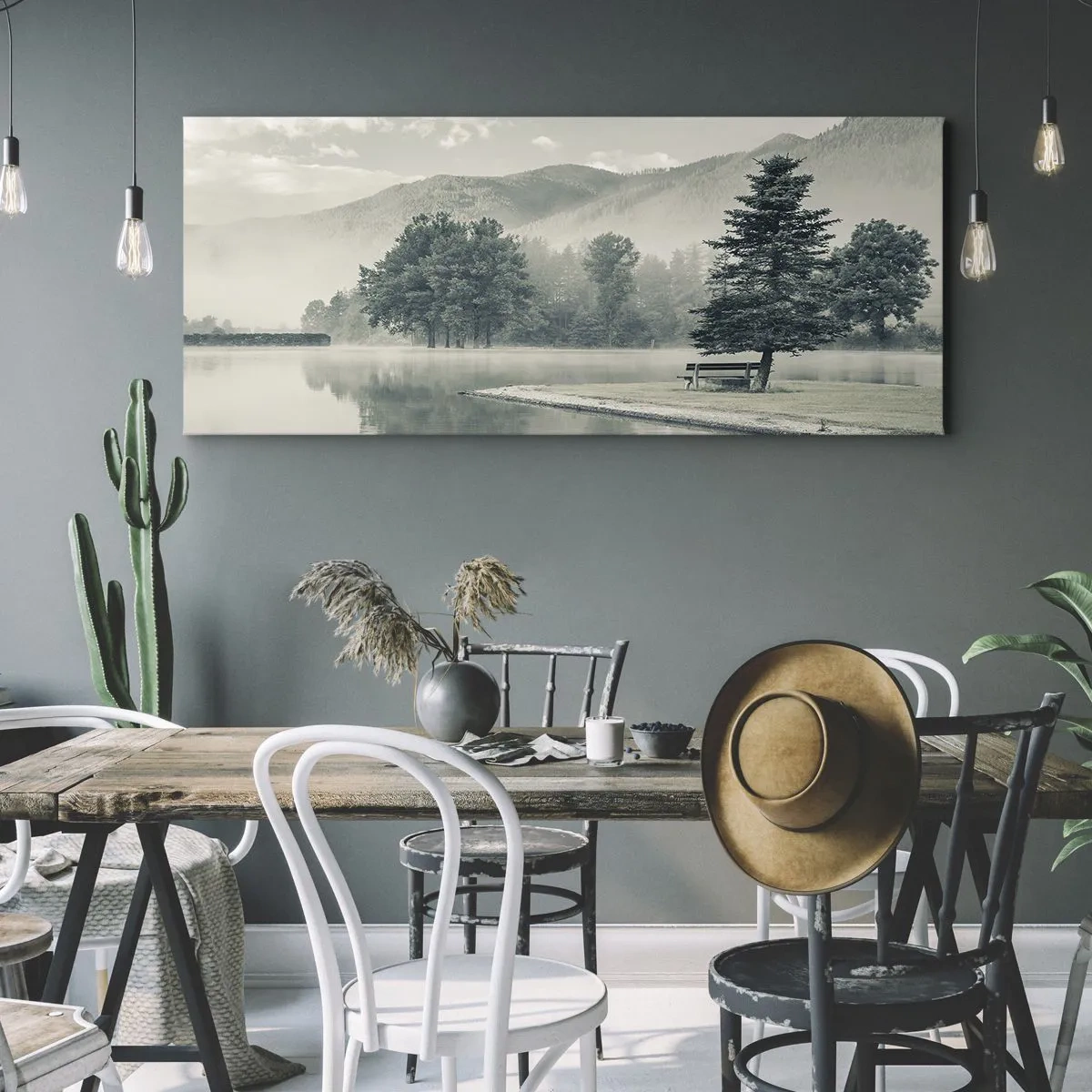 Obraz na płótnie - Malownicze jezioro z ławką i mgłą w tle - 120x50cm - Jezioro jeszcze śpi - Nowoczesna dekoracja ścienna do salonu i sypialni ARTTOR