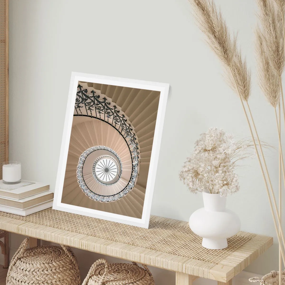 Plakat w białej ramie - W środku muszli - 70x100 cm