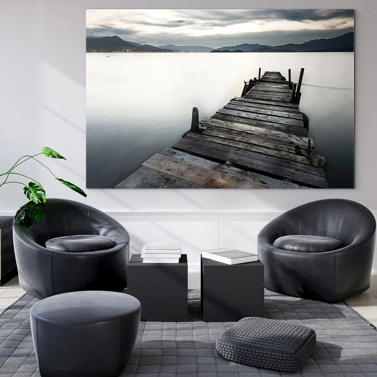 Obraz na szkle - Drewniany pomost na tle spokojnego jeziora o zmierzchu - 120x80cm - Zanurzyć się w spokoju - Nowoczesna dekoracja ścienna do salonu, kuchni i sypialni ARTTOR