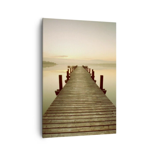 Obraz na płótnie - Drewniany pomost na spokojnym jeziorze o poranku - 70x100cm - Przedświt, świtanie, światło - Nowoczesna dekoracja ścienna do salonu i sypialni ARTTOR