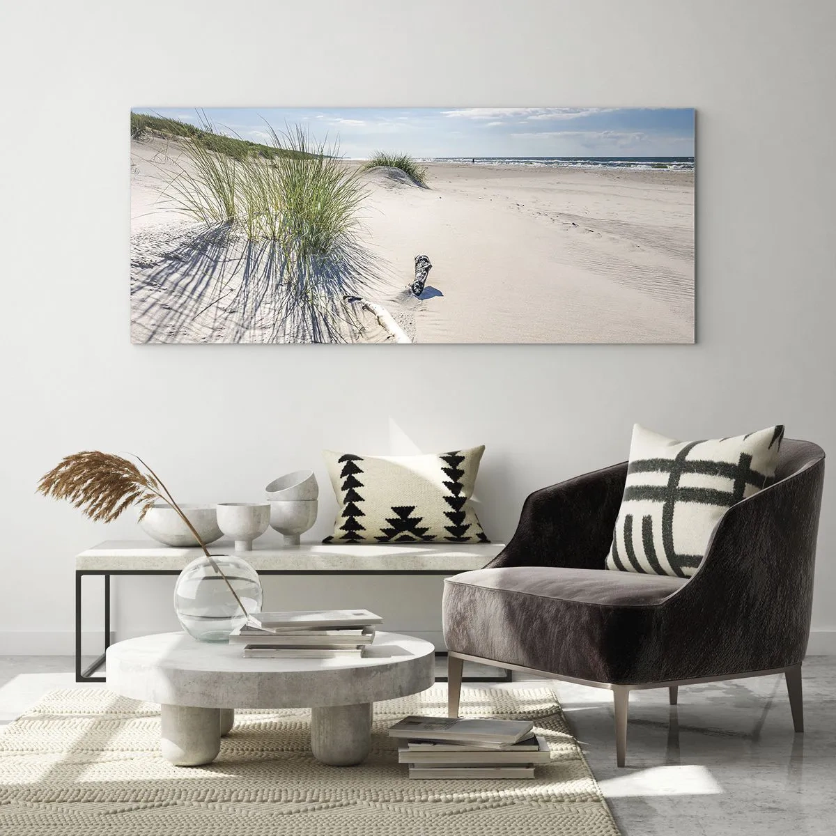 Obraz na szkle - Bałtycka plaża z piaskiem, trawami i spokojnym błękitnym niebem - 120x50cm - Najpiękniejsza? Bałtycka - Nowoczesna dekoracja ścienna do salonu i sypialni ARTTOR