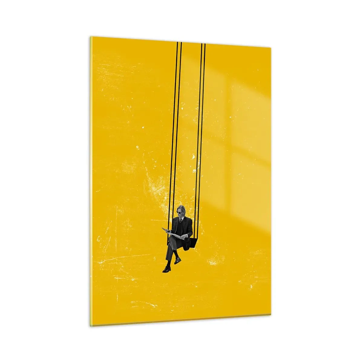 Obraz na szkle - Postać na huśtawce zawieszonej na żółtym tle - 50x70cm - Dzień jak co dzień - Nowoczesna dekoracja ścienna do salonu, kuchni i sypialni ARTTOR