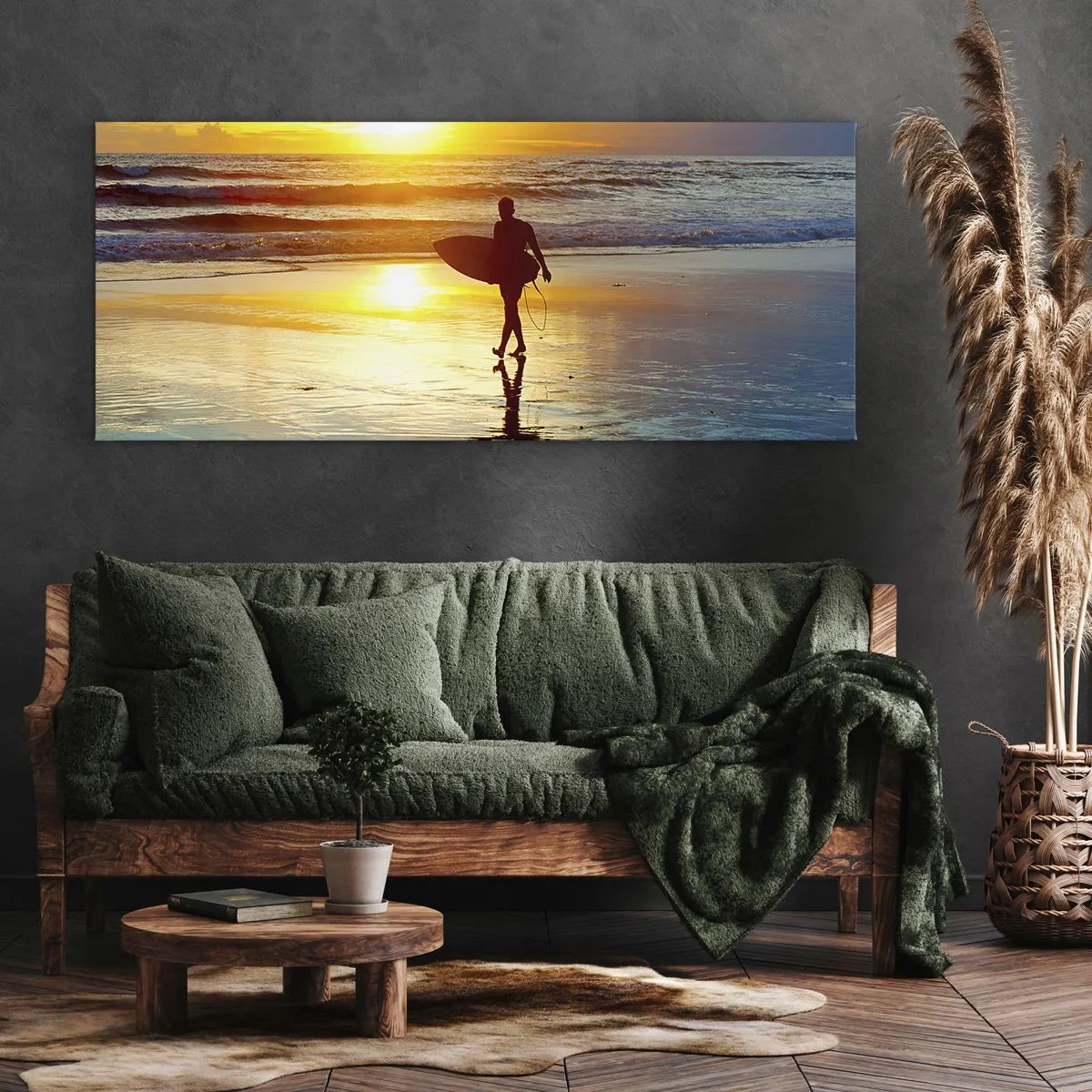 Obraz na płótnie - Surfer idący po plaży o zachodzie słońca z deską w ręku - 140x50cm - Powrót wojownika - Nowoczesna dekoracja ścienna do salonu i sypialni ARTTOR