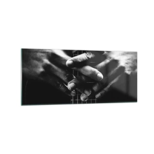 Obraz na szkle - Dłonie splecione na gitarze w monochromatycznej tonacji - 120x50cm - Modlitwa artysty - Nowoczesna dekoracja ścienna do salonu i sypialni ARTTOR