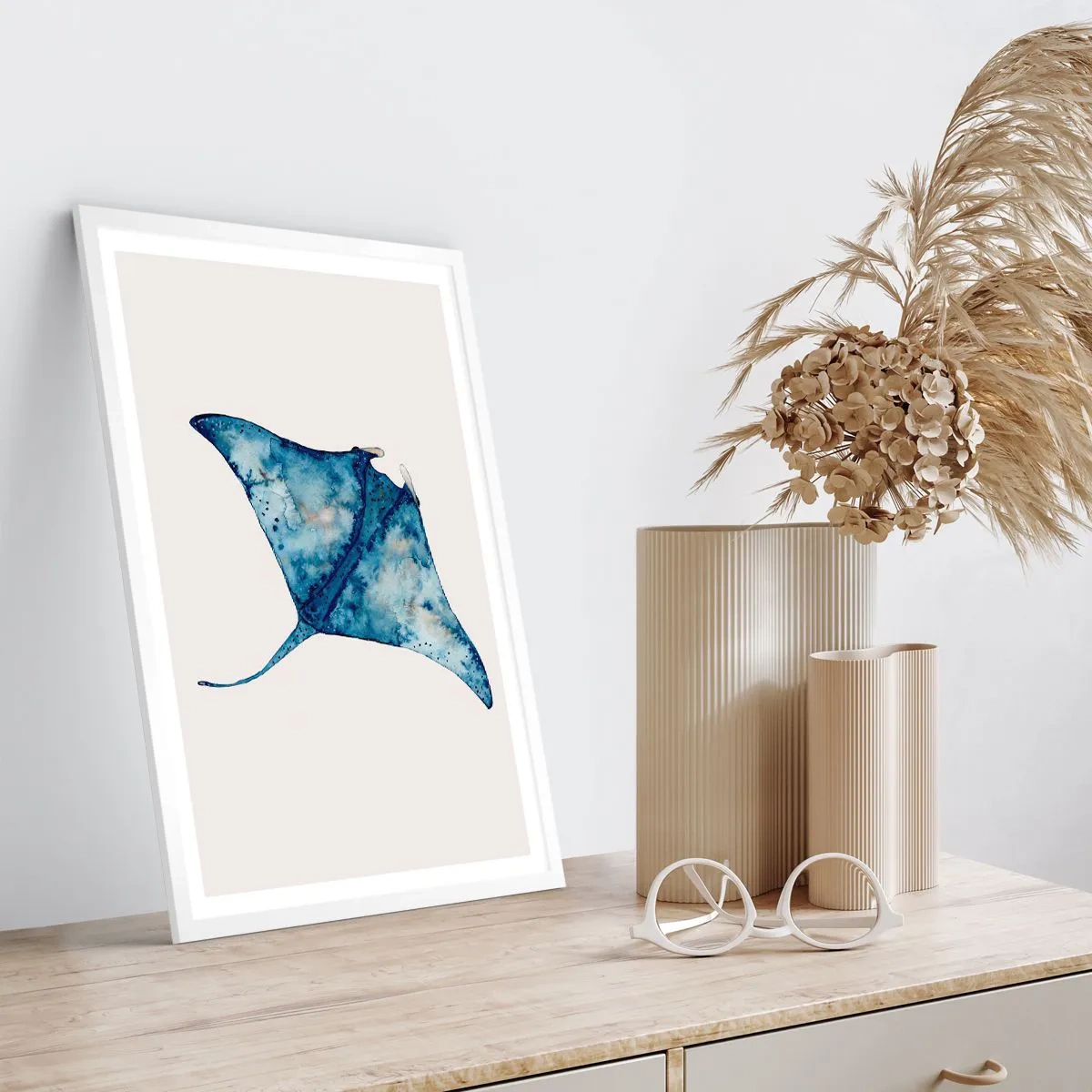 Plakat w białej ramie - Życie w błękicie - 50x70 cm