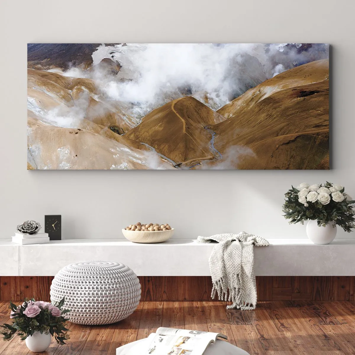 Obraz na płótnie - Górski krajobraz z parą wodną w surowym klimacie - 160x50cm - Surowa uroda Islandii - Nowoczesna dekoracja ścienna do salonu i sypialni ARTTOR