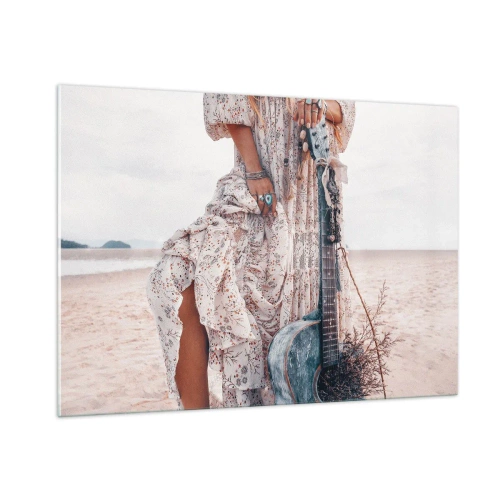 Obraz na szkle - Kobieta w stylu boho z gitarą na pustej plaży - 100x70cm - Dzieci kwiaty w drodze - Nowoczesna dekoracja ścienna do salonu, kuchni i sypialni ARTTOR