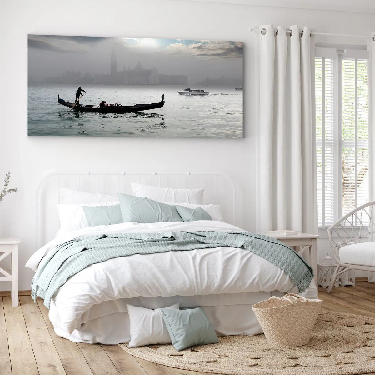 Obraz na płótnie - Gondola płynąca po wodach Wenecji w mglisty poranek z widokiem na miasto - 120x50cm - Bajeczne miasto z wody i mgły - Nowoczesna dekoracja ścienna do salonu i sypialni ARTTOR