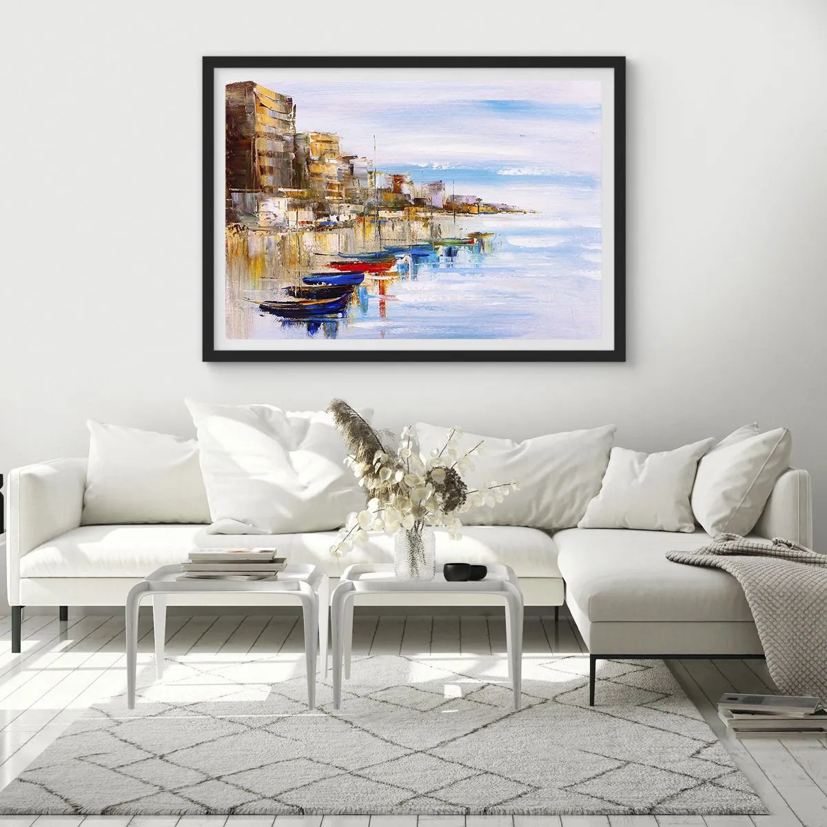 Plakat w czarnej ramie - Kolorowe łodzie przy brzegu z widokiem na miejską panoramę - 70x50cm - Wielobarwna miejska przystań - Nowoczesna dekoracja ścienna do salonu i sypialni ARTTOR