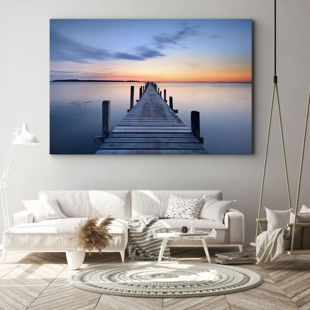 Obraz na płótnie - Drewniany pomost na jeziorze o zachodzie słońca - 70x50cm - Spokój pogodnego zmierzchu - Nowoczesna dekoracja ścienna do salonu i sypialni ARTTOR