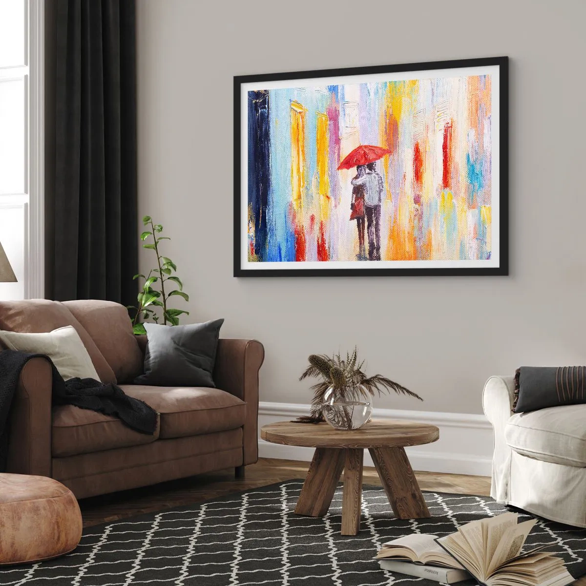 Plakat w czarnej ramie - Para pod czerwoną parasolką na tle kolorowych budynków - 70x50cm - Niech pada dalej - Nowoczesna dekoracja ścienna do salonu i sypialni ARTTOR