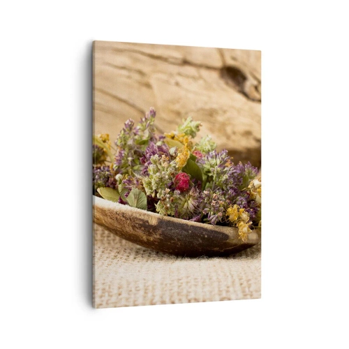 Obraz na płótnie - Zioła i kwiaty w drewnianym naczyniu na lnianym tle - 50x70cm - Kwiecie barwiste i zioła pachnące - Nowoczesna dekoracja ścienna do salonu, kuchni i sypialni ARTTOR