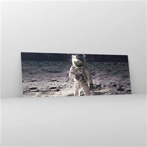 Obraz na szkle - Astronauta na powierzchni Księżyca z Ziemią w tle - 140x50cm - Pozdrowienia z Księżyca - Nowoczesna dekoracja ścienna do salonu i sypialni ARTTOR