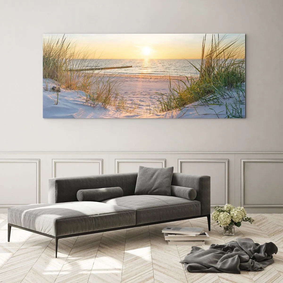 Obraz na szkle - Piaszczysta plaża z widokiem na zachodzące słońce nad morzem - 160x50cm - Morza szum, ptaków śpiew, dzika plaża pośród traw… - Nowoczesna dekoracja ścienna do salonu i sypialni ARTTOR